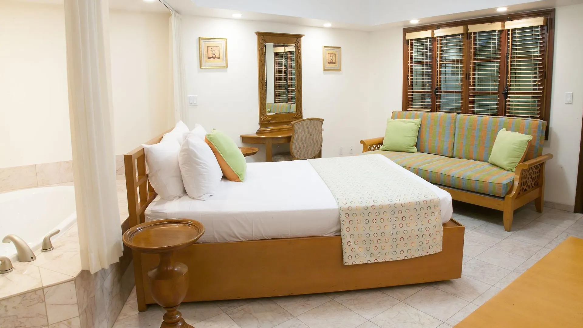 ***  The Marlin At Taino Beach Resort Freeport Bahamas